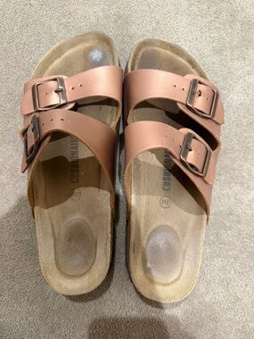 Cushionaire sandals